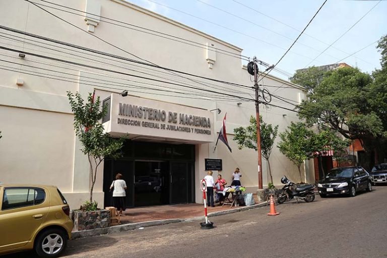 Iniciará el censo a jubilados y pensionados para renovación de tarjetas de débito