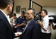 Bancada oficialista impulsa juicio político a contralor general de la República