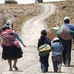 La pobreza llega al nivel histórico más bajo en Bolivia, según una encuesta