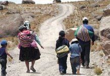 La pobreza llega al nivel histórico más bajo en Bolivia, según una encuesta