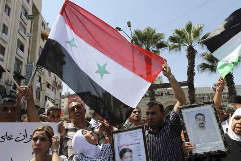Miles de personas se manifiestan en Irak contra ofensiva de EEUU en Siria