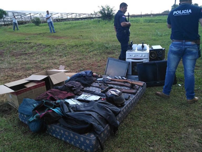 Allanan vivienda y desbaratan banda de delincuentes en Itapúa