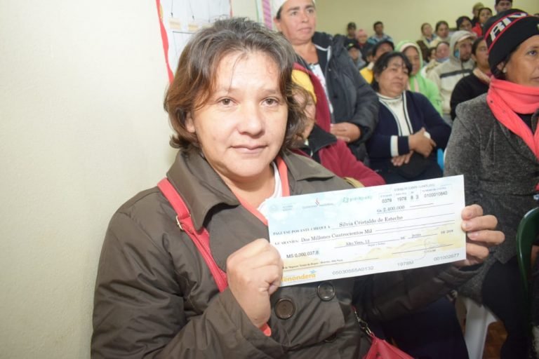 Gobernación de Itapúa respalda el Programa Tenonderá de la Secretaría de Acción Social Gobernación de Itapúa respalda el Programa Tenonderá de la Secretaría de Acción Social