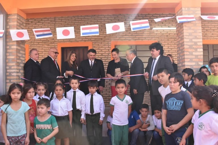 MEC y gobierno del Japón inauguran ampliación de colegio de Itá