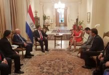 Cartes se reunió con la delegación de la OCDE