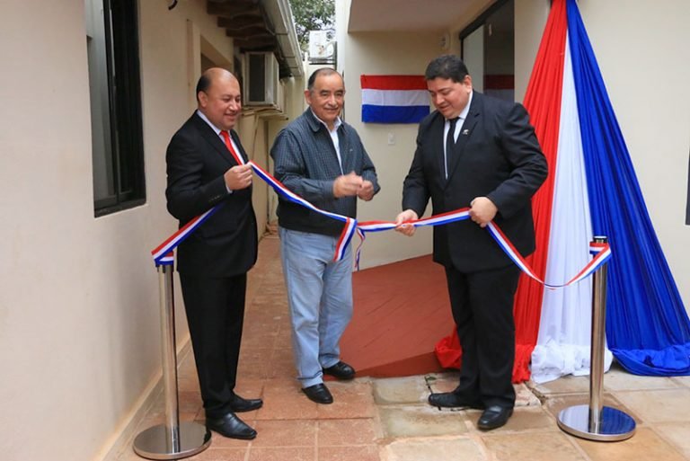 EBY inauguró varias obras de infraestructura en Encarnación