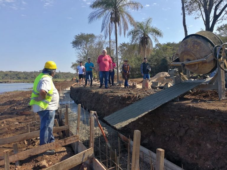 Gobernador de Itapúa verifica y coordina obras en San Juan del Paraná