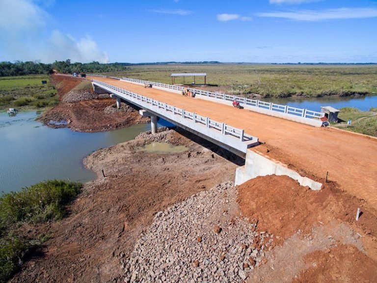 Obra vial que une Coronel Bogado con San Cosme y San Damián llega a su etapa final