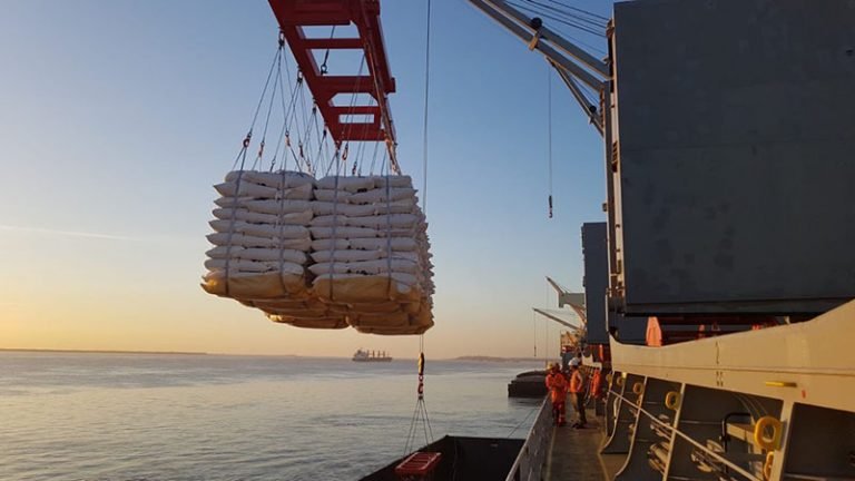 Arroz paraguayo realiza trasbordo para primer envío a Irak