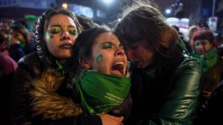 El Senado de Argentina rechaza despenalizar el aborto