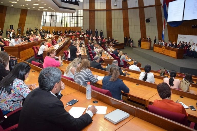 Congreso avanza en proyecto de ley para mejorar atención a enfermos de cáncer Congreso avanza en proyecto de ley para mejorar atención a enfermos de cáncer