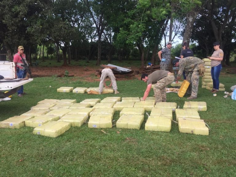 Inteligencia de SENAD propicia caída de más de 1000 kg. de marihuana en Itapúa