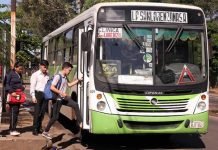 El gobierno decreta la baja del precio del pasaje