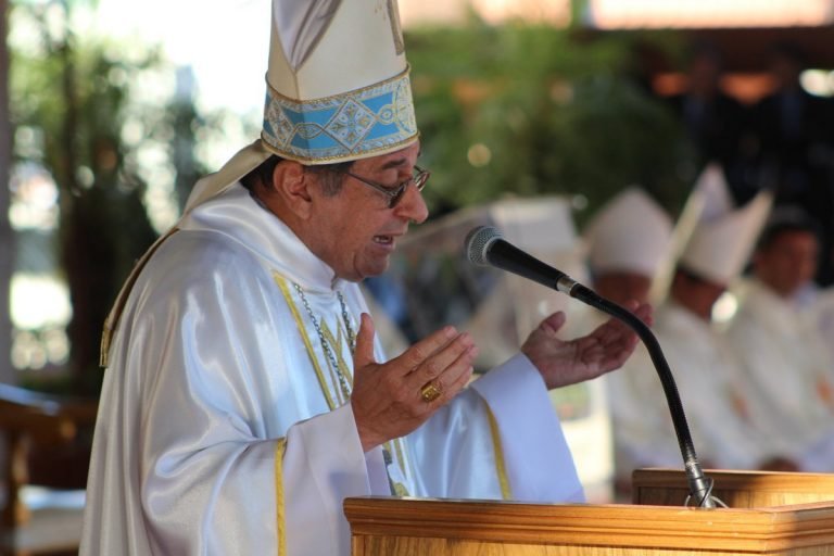 Monseñor pide perdón por abusos: “La Iglesia no es un lugar para delinquir