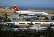 Llegada de misterioso avión ruso a Venezuela alimenta especulaciones