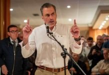 Ultras y eurófobos cortejan a Vox en la Eurocámara