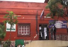 Encarnación: Alumnos toman Escuela 208 Enrique Ramón Martino