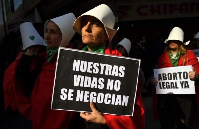 Argentina reinicia debate para legalizar el aborto