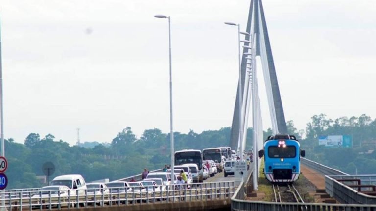 Por paro en la Argentina solo habrá un carril en el puente internacional Por paro en la Argentina solo habrá un carril en el puente internacional