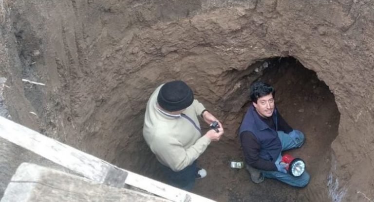 Hallan una cueva prehistórica bajo el patio de una casa en Argentina