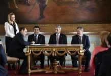 Hay votos para juicio político a Abdo y Vélazquez