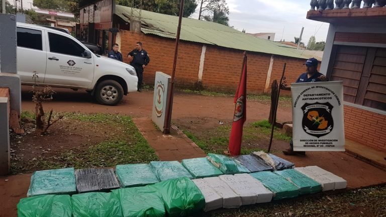 Narcos abandonan más de 300 kilos de marihuana en Capitán Meza Narcos abandonan más de 300 kilos de marihuana en Capitán Meza