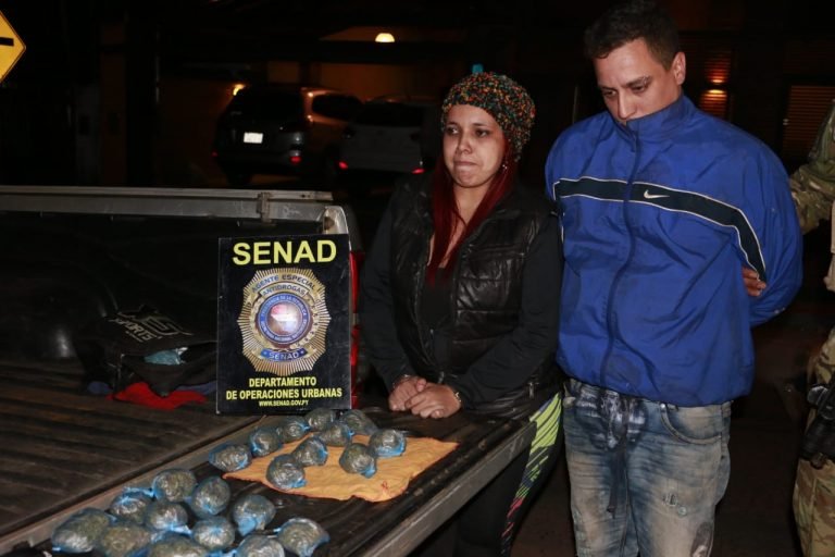 SENAD captura a pareja de microtraficates en Lambaré SENAD captura a pareja de microtraficates en Lambaré