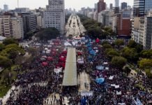 Multitudinaria protesta contra el Gobierno argentino paralizó Buenos Aires