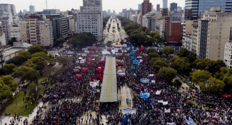 Multitudinaria protesta contra el Gobierno argentino paralizó Buenos Aires