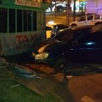 Conductor destroza caseta de taxistas en Encarnación