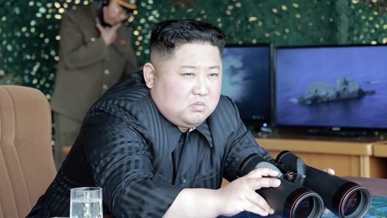 Corea del Norte afirma que probó con éxito un lanzacohetes múltiple