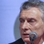 Macri lanza ayudas a clase media argentina para revertir catástrofe electoral
