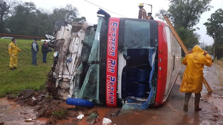 Aparatoso accidente deja un fallecido Aparatoso accidente deja un fallecido