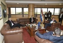 Mario Abdo Benítez llega al Congreso para la cumbre de poderes