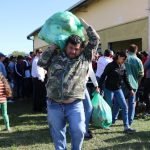 Pescadores de Ñeembucú reciben asistencia