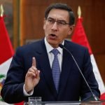 Presidente disuelve Congreso de Perú