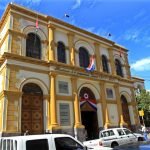 Multas de Tributación: Plantean bajar 3% el pago a funcionarios