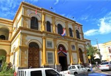 Multas de Tributación: Plantean bajar 3% el pago a funcionarios