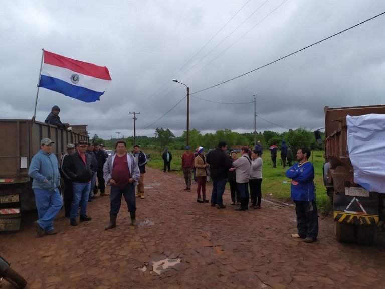 Encarnación: Vecinos del vertedero amenazan con llevar basura a la municipalidad Encarnación: Vecinos del vertedero amenazan con llevar basura a la municipalidad