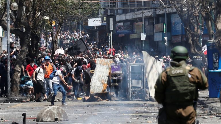 Suman más 2300 denuncias de vulneraciones a DD.HH. durante protestas en Chile