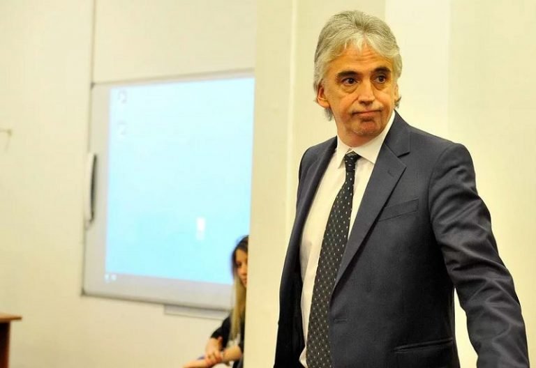 Condenan a 10 años a pediatra argentino por distribuir pornografía infantil