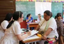 Gobierno brinda atención médica a través de la EBY a pobladores de Trinidad