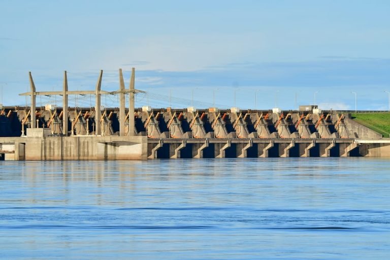 Paraguay reafirma su soberanía en Yacyretá  al asegurar acceso al 100% de su energía