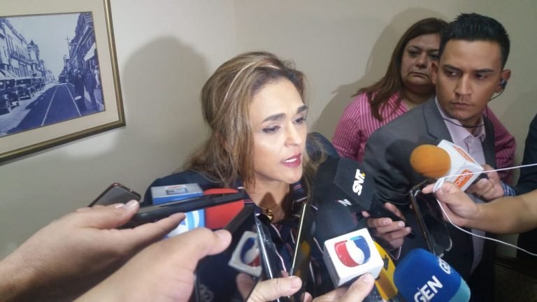 Investigación a Ferreiro continuará a pesar de su renuncia