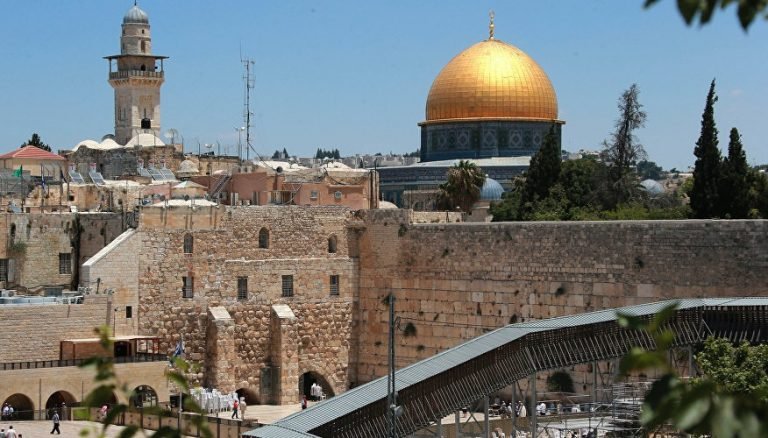 Hijo de Bolsonaro confirma que Brasil trasladará su Embajada a Jerusalén