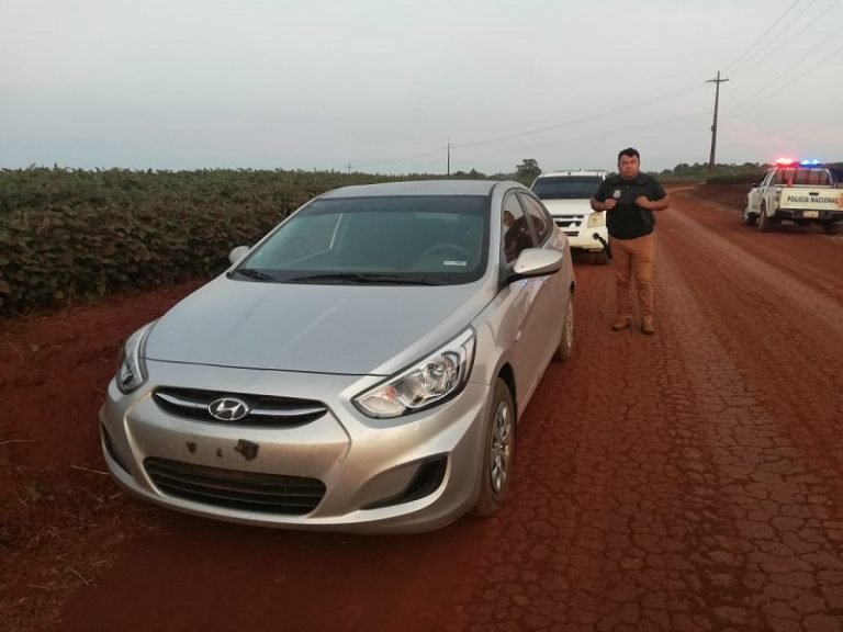 Robaron un vehículo y lo abandonaron