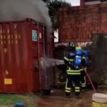 Se incendia contenedor de cubiertas en zona de Puertos