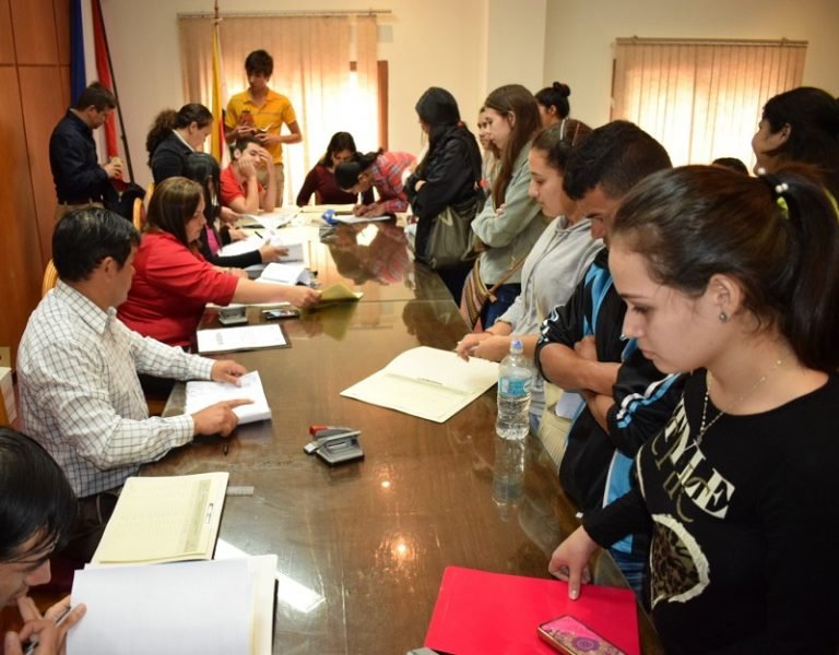 En Misiones, desde el 2 de marzo los jóvenes pueden inscribirse para acceder a becas universitarias 2020 En Misiones, desde el 2 de marzo los jóvenes pueden inscribirse para acceder a becas universitarias 2020