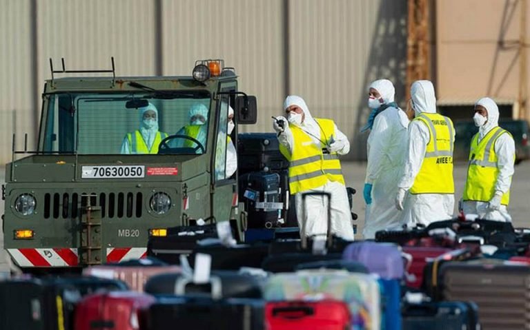 Mexicanos repatriados de China están en cuarentena en Francia