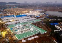 Hospital de Wuhan construido en tiempo récord de 10 días recibe a sus primeros pacientes